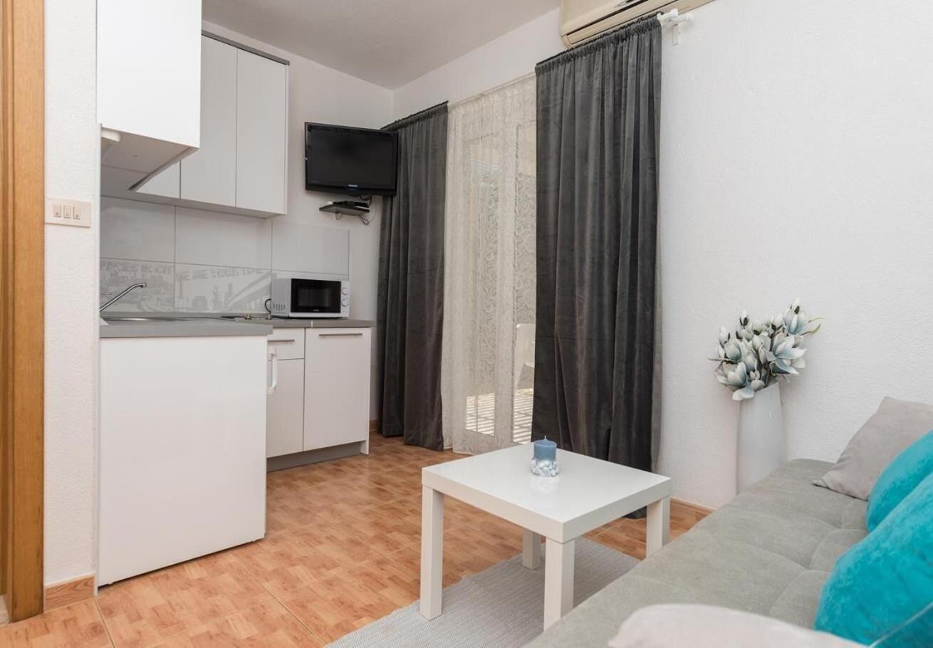 Apartments Ivi - 100 M From Pebble Beach Драшніце Екстер'єр фото