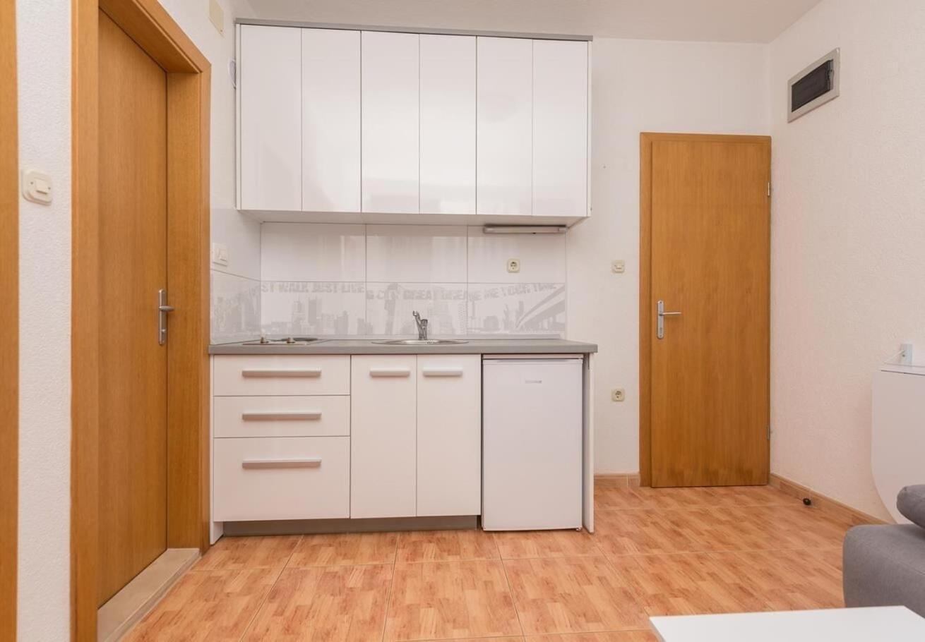 Apartments Ivi - 100 M From Pebble Beach Драшніце Екстер'єр фото