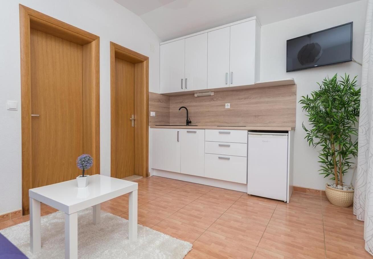 Apartments Ivi - 100 M From Pebble Beach Драшніце Екстер'єр фото